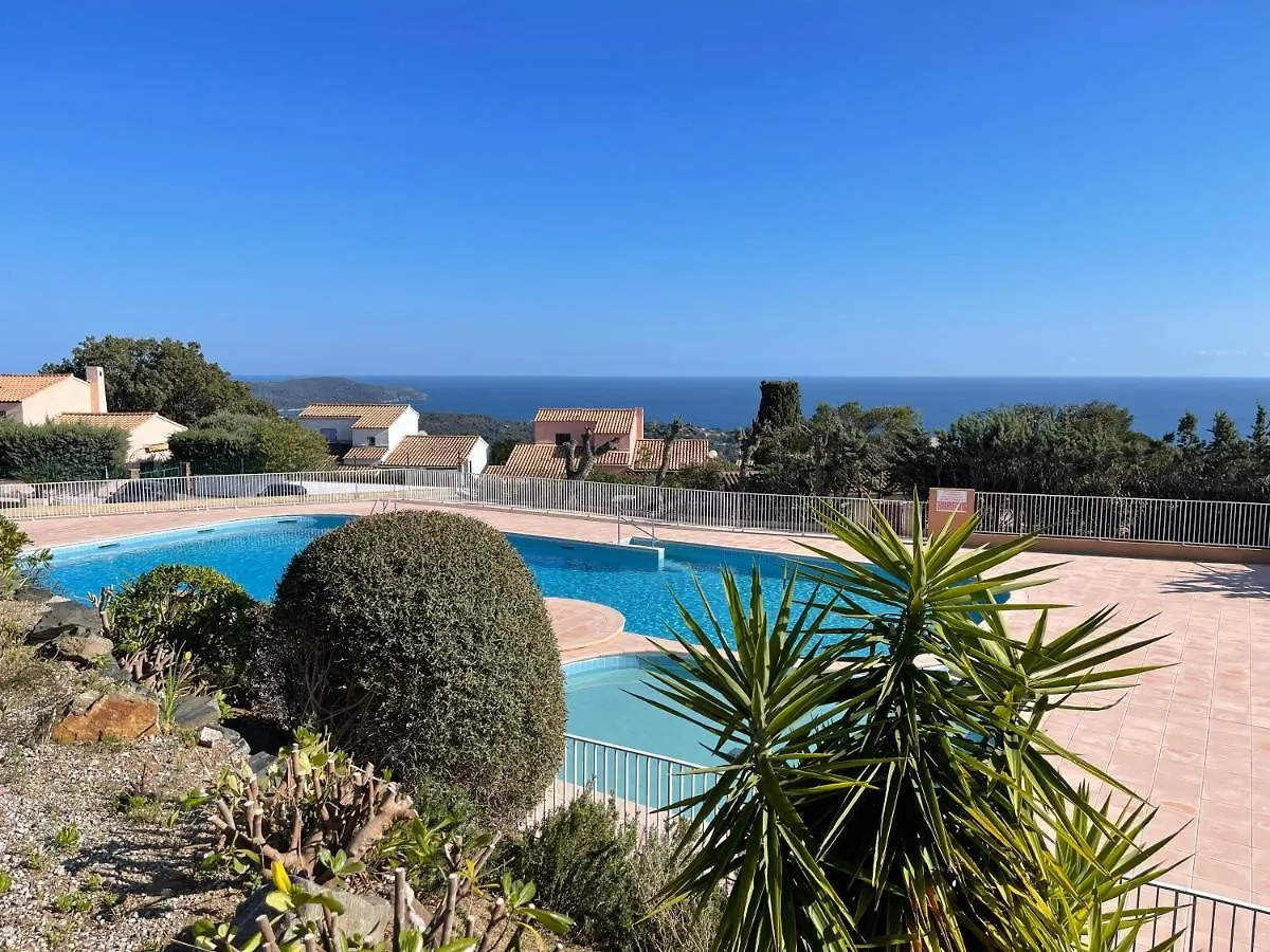 Bastide 2 Chambres - Piscine - Vue Mer - Wifi - 2 Sdb La Croix-Valmer 0*,  Fransa