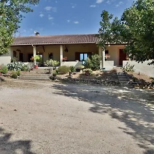 https://chez-fanny-les-tuileries-gte-1-4-pers-avec-jardin.midi-pyreneeshotels.com