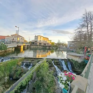 Le Studio De La Place Chalier LʼIsle-sur-la-Sorgue